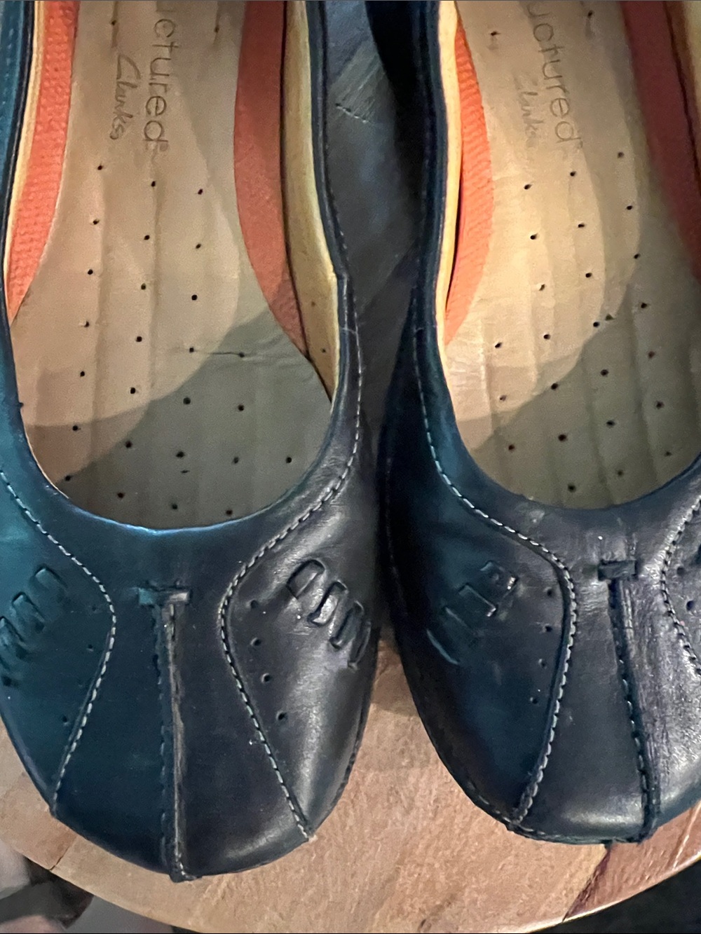 Structure Black Leather Rounded-Toe Ballet Flats - Picture 3 of 8